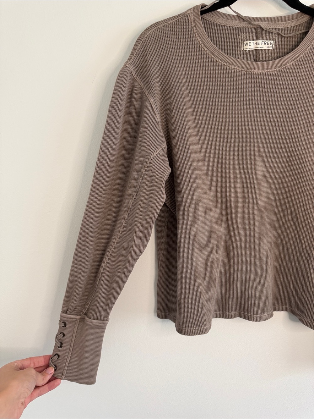Free People Lapis Cuff Crew Neck Long Sleeve T-Shirt Waffle Knit Taupe Dune XS - Picture 6 of 9